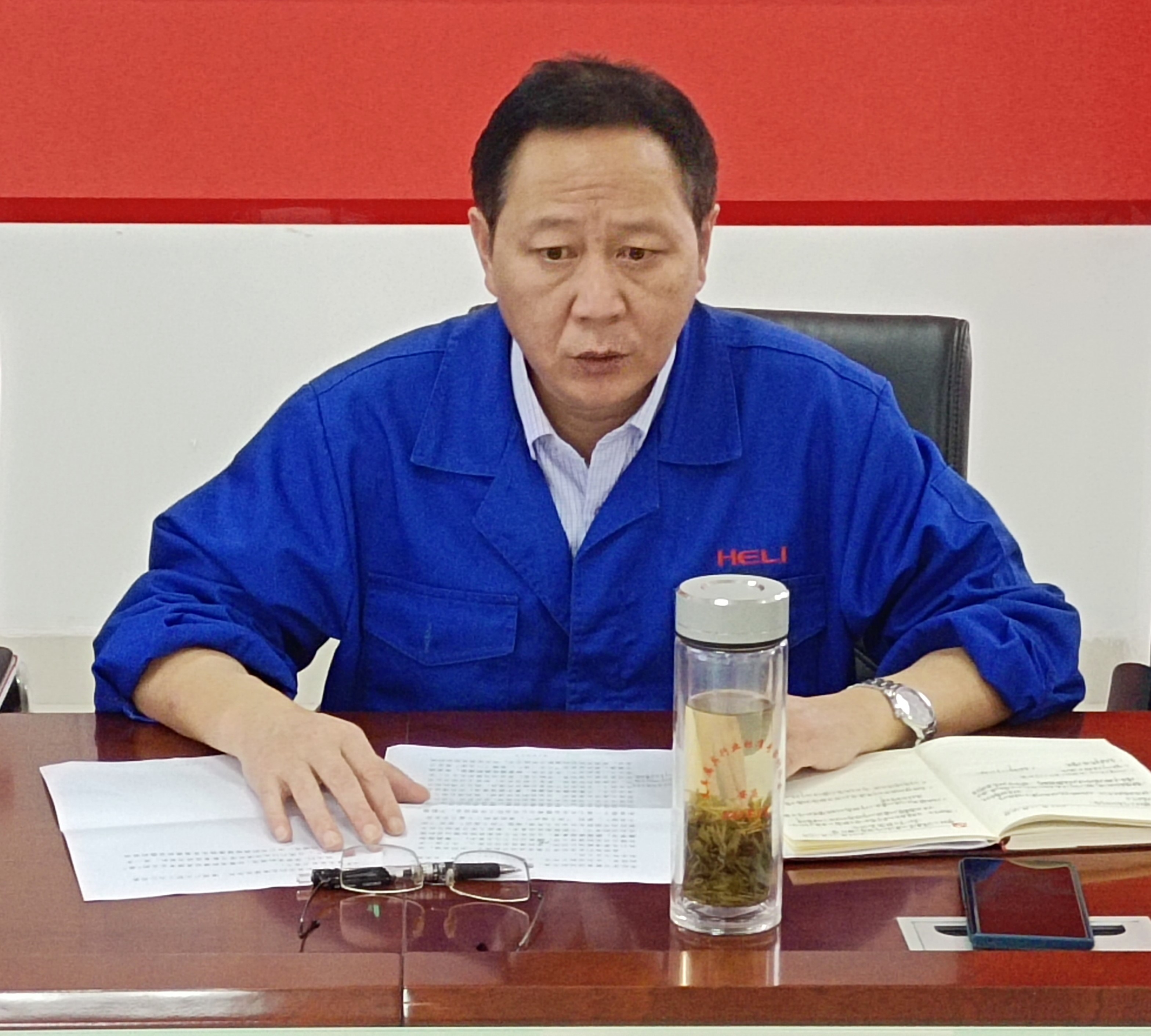 吳海曙在黨的建設(shè)工作領(lǐng)導(dǎo)小組會(huì)暨黨紀(jì)學(xué)習(xí)教育總結(jié)會(huì)上講話.jpg